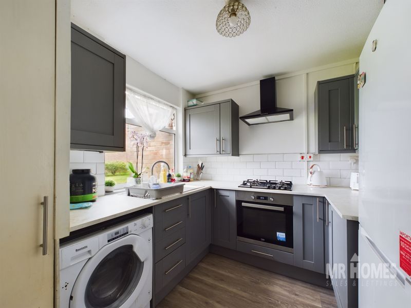 2 bed flat for sale in Barnard Avenue, Ely, Cardiff CF5, £110,000