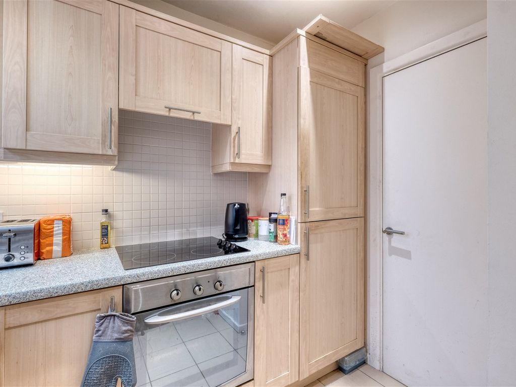 1 bed flat for sale in Evesham Road, Astwood Bank, Redditch B96, £110,000