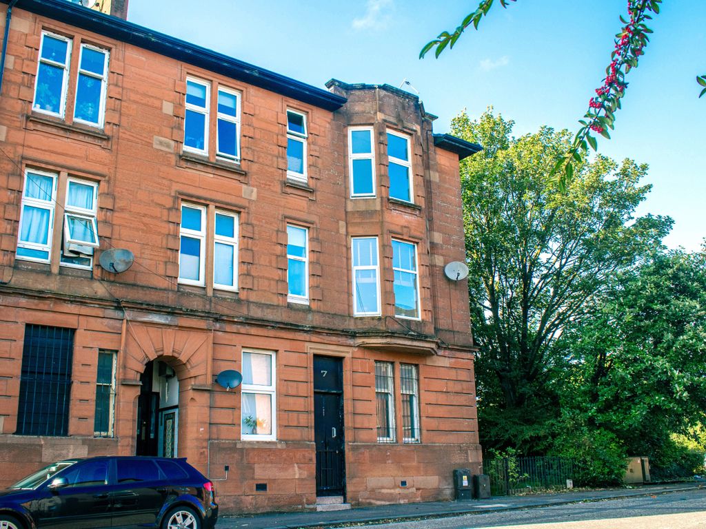 2 bed flat for sale in Whitecrook Street, Clydebank G81, £120,000