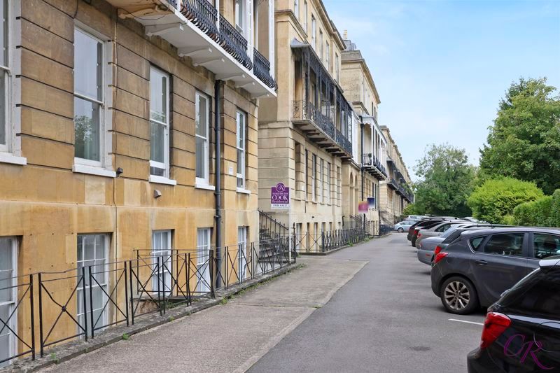 1 bed flat for sale in Lansdown Place, Cheltenham GL50, £145,000