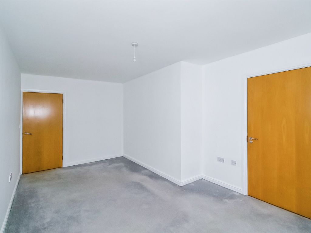 2 bed flat for sale in Heol Cilffrydd, Barry CF63, £150,000