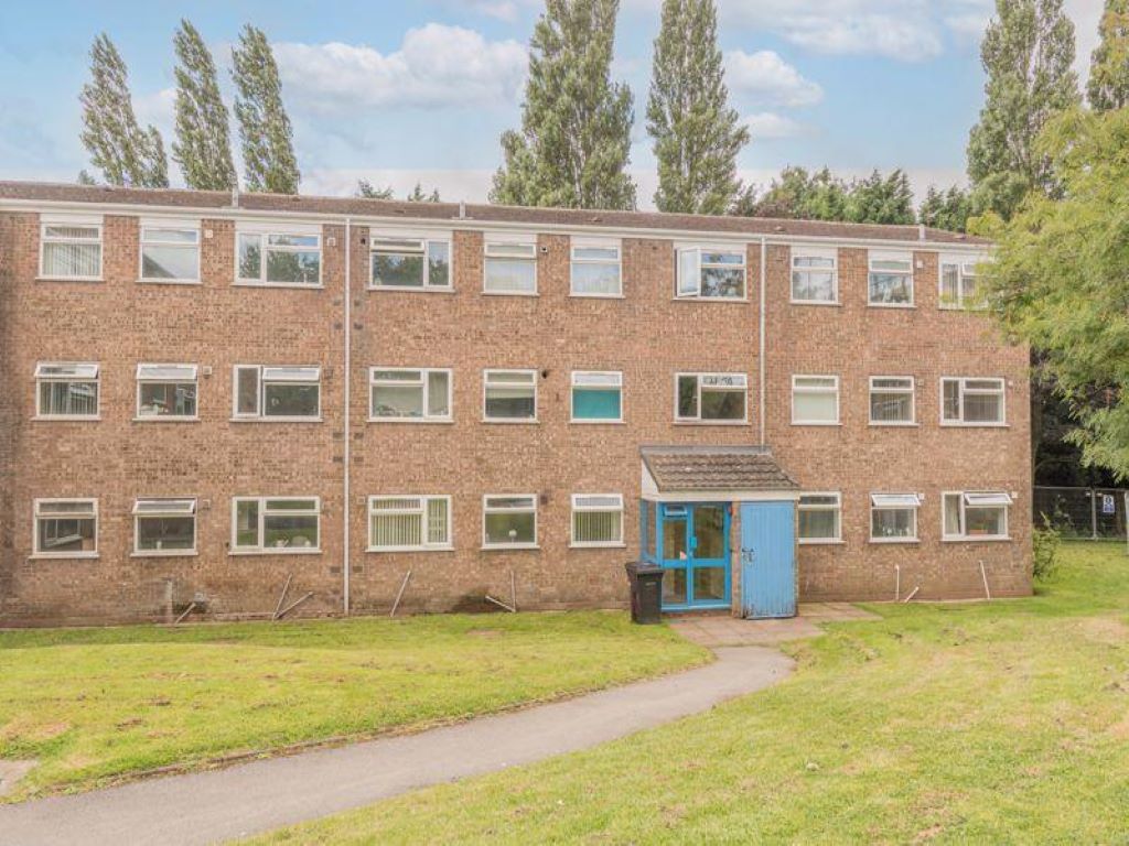 2 bed flat for sale in Clent Way, Bartley Green, Birmingham B32, £65,000