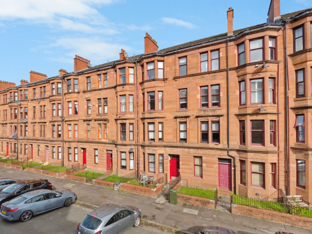 2 bed flat for sale in Earl Street, Glasgow G14, £99,000