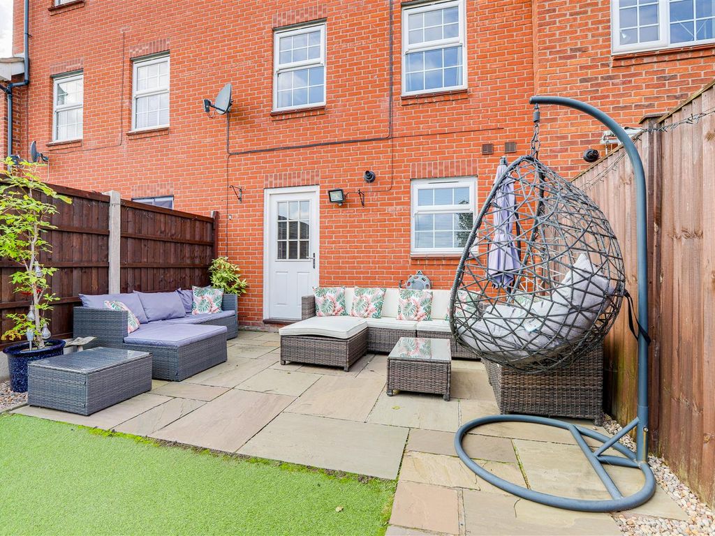 3 bed town house for sale in Flatts Lane, Calverton, Nottingham NG14, £260,000