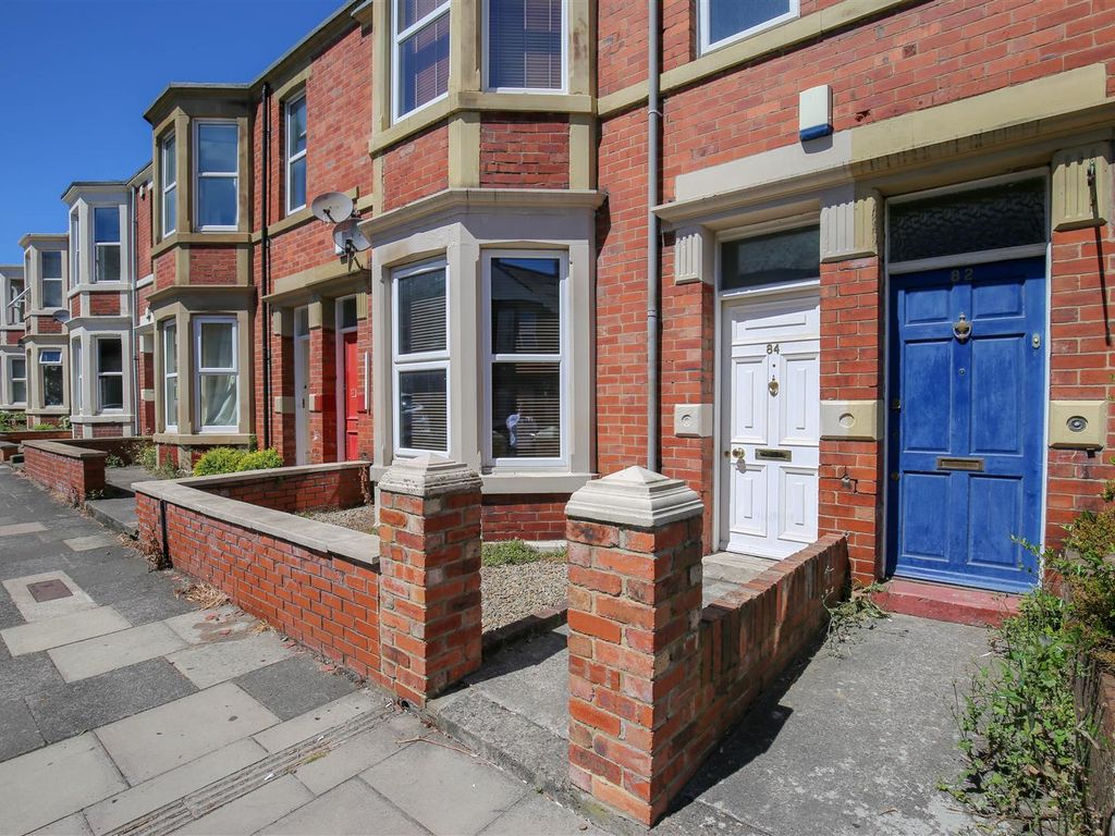 4 bed flat for sale in Shortridge Terrace, Jesmond, Newcastle Upon Tyne NE2, £305,000