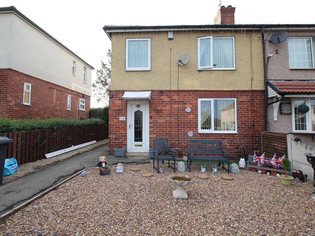 3 bed semi-detached house for sale in Chapel Avenue, Brampton, Barnsley S73, £125,000