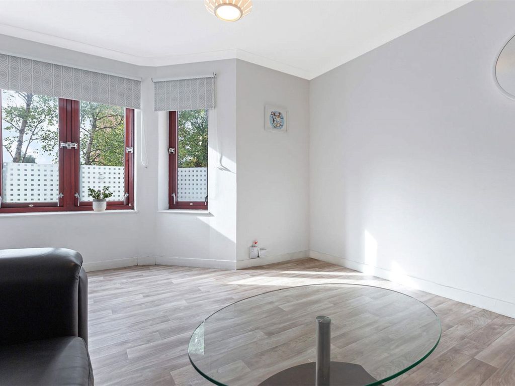 2 bed flat for sale in Cleveland Street, Charing Cross, Glasgow G3, £140,000