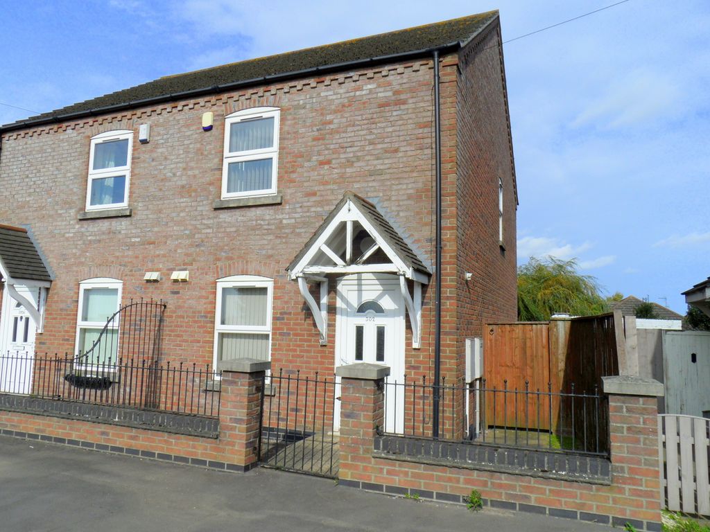 2 bed end terrace house for sale in Bridge Road, Sutton Bridge, Spalding, Lincolnshire PE12, £170,000