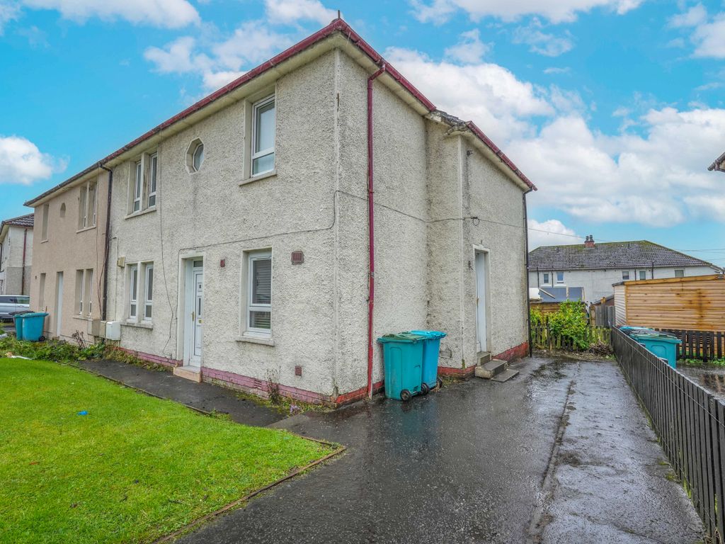 2 bed flat for sale in Wood Street, Airdrie ML6, £60,000