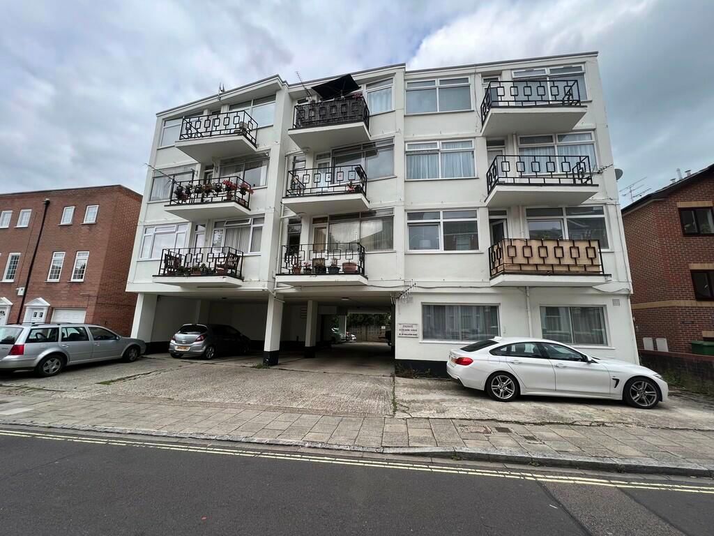 1 bed flat for sale in Malvern Road, Southsea PO5, £85,000