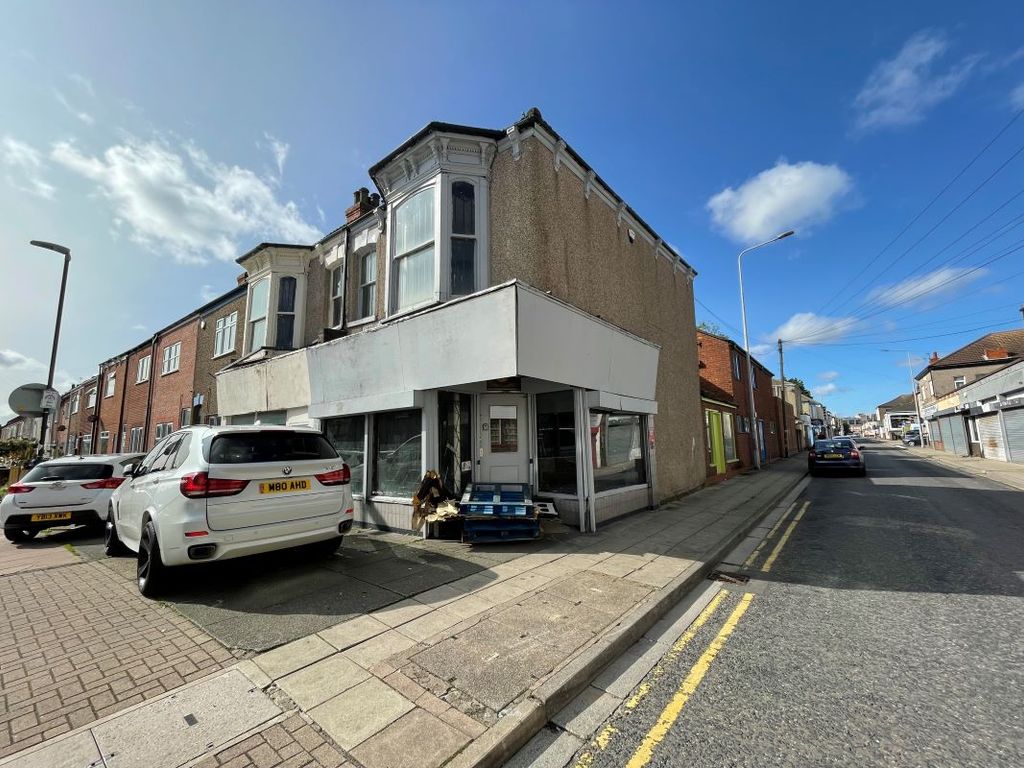 Industrial for sale in 2 Edward Street, Grimsby, South Humberside DN32, £10,000