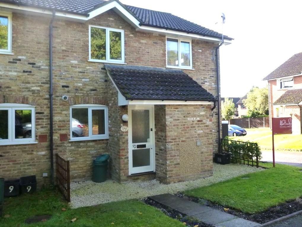 2 bed detached house for sale in Cornwall Close, Wokingham, Berkshire RG41, £300,000