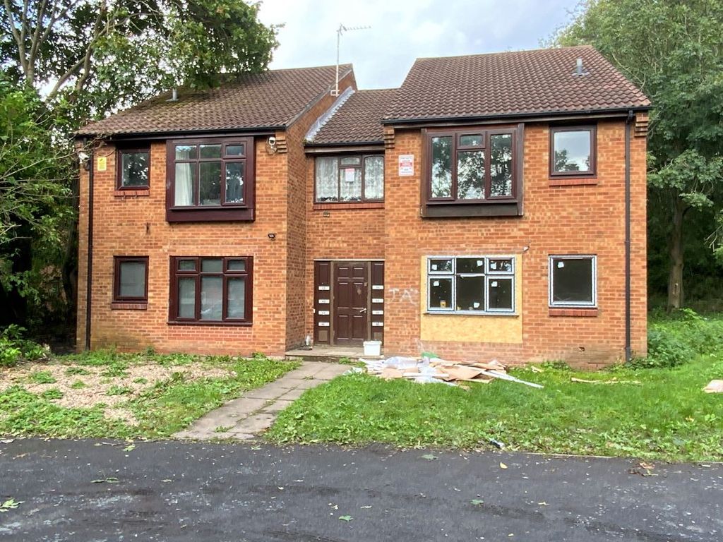 1 bed flat for sale in 44 Carnegie Avenue, Tipton DY4, £5,000