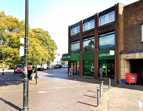 Retail premises for sale in Walsall Street, Wednesbury WS10, £165,000