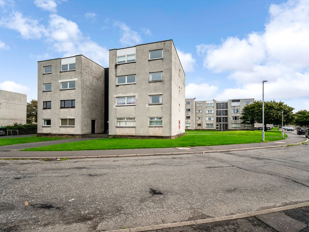 2 bed flat for sale in Russell Drive, Ayr KA8, £40,000