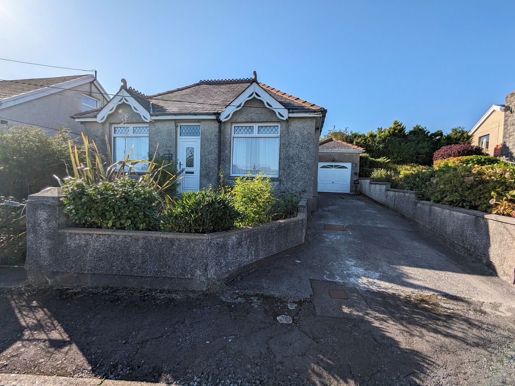 3 bed detached bungalow for sale in Singleton Road, Upper Tumble, Llanelli, Carmarthenshire. SA14, £189,500