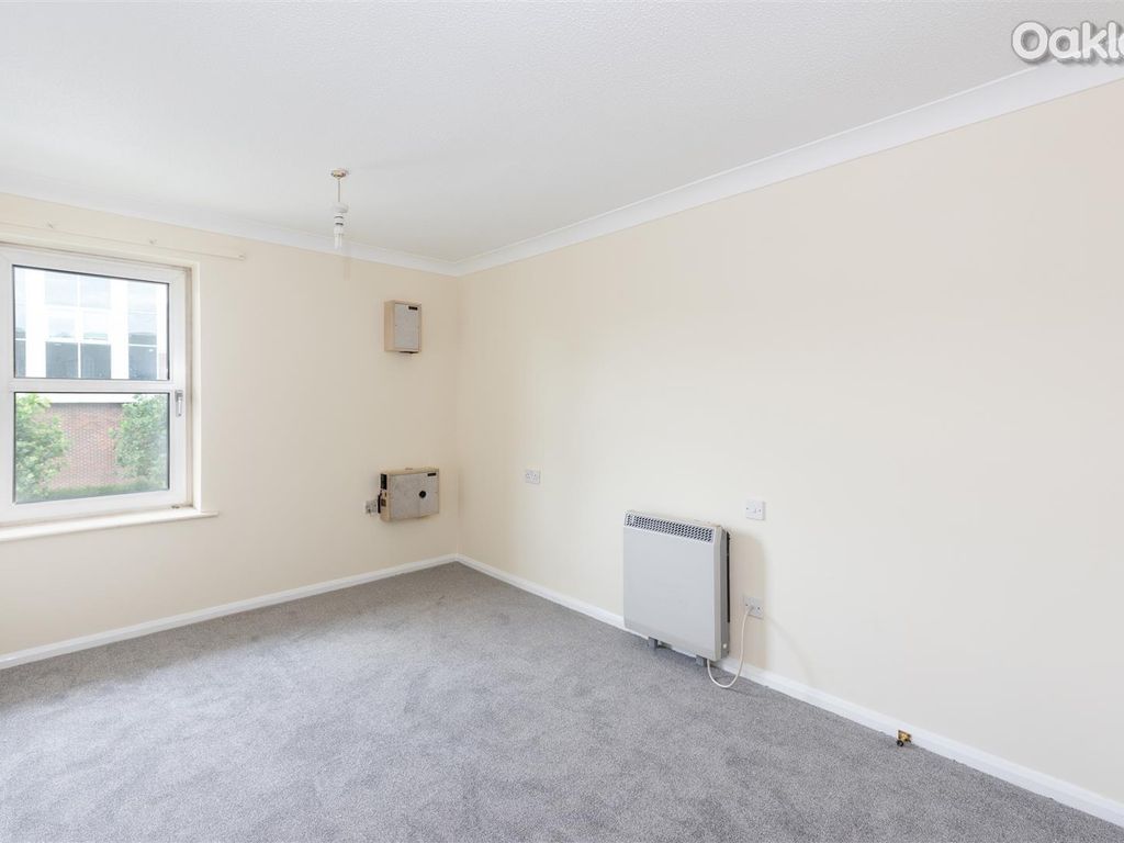 1 bed flat for sale in College Court, Kemptown, Brighton BN2, £120,000