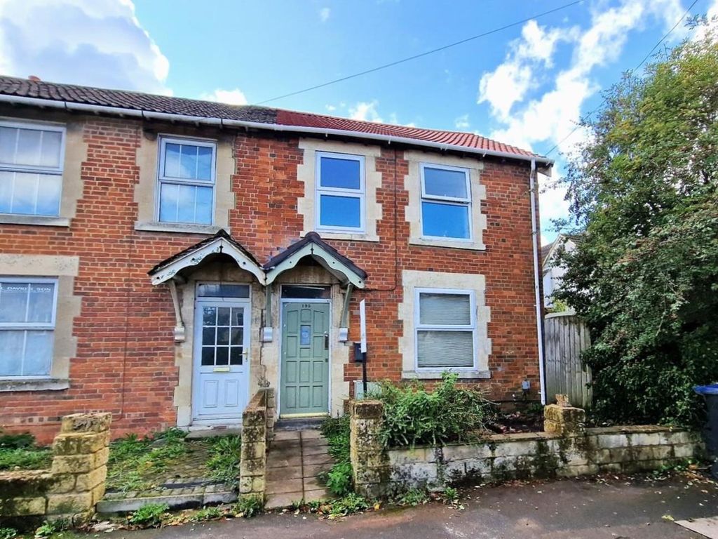 3 bed semi-detached house for sale in London Road, Chippenham SN15, £279,000