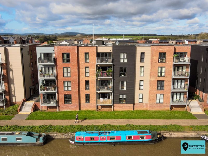 1 bed flat for sale in Hobbs Way, Gloucester GL2, £180,000