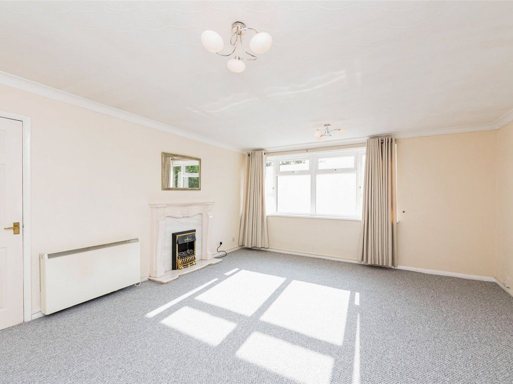 2 bed flat for sale in Wissage Court, Lichfield, Staffordshire WS13, £150,000