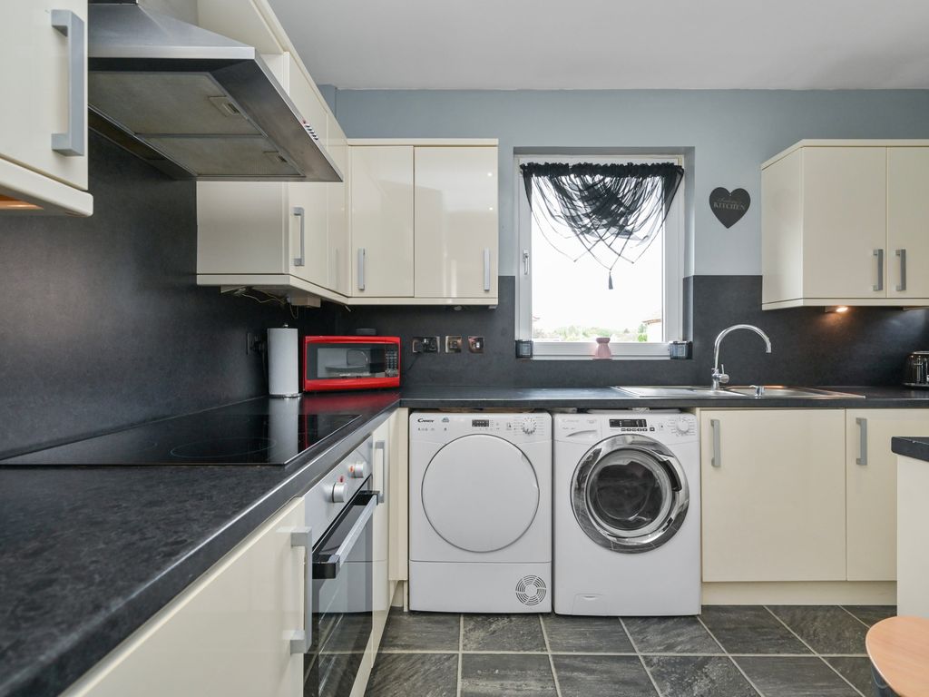 3 bed flat for sale in 16 Kennington Avenue, Loanhead EH20, £175,000