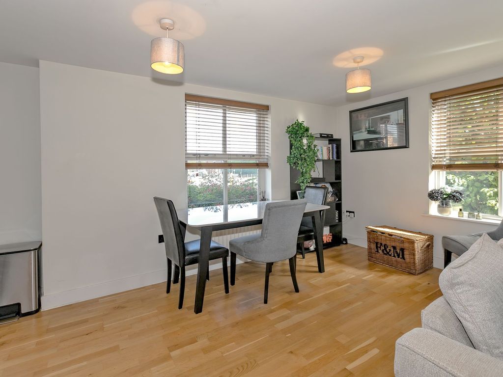 2 bed flat for sale in Hopcrofts Meadow, Redhouse Park MK14, £230,000