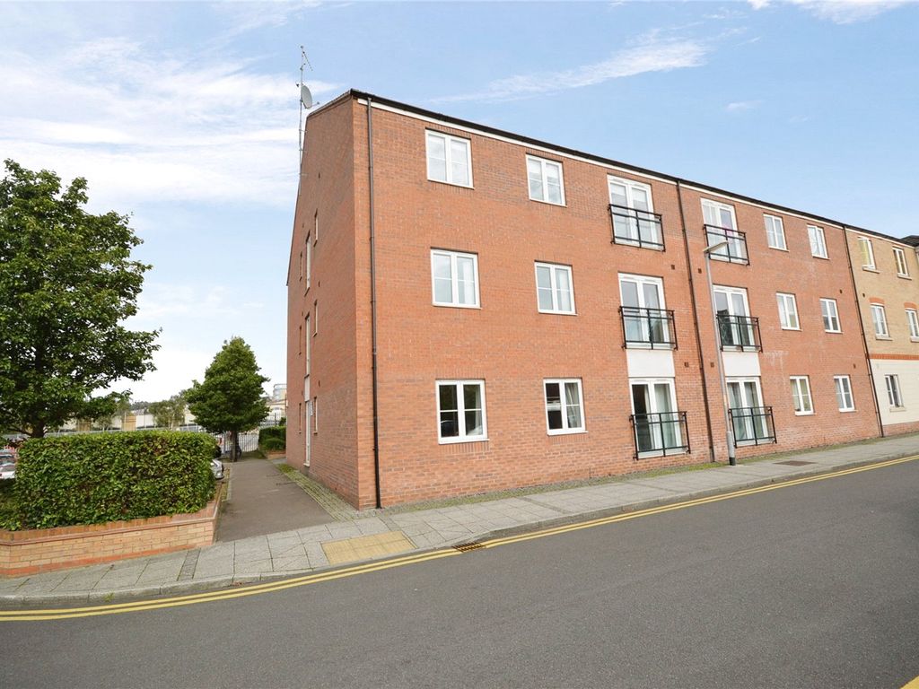 2 bed flat for sale in Riverside Drive, Lincoln, Lincolnshire LN5, £125,000