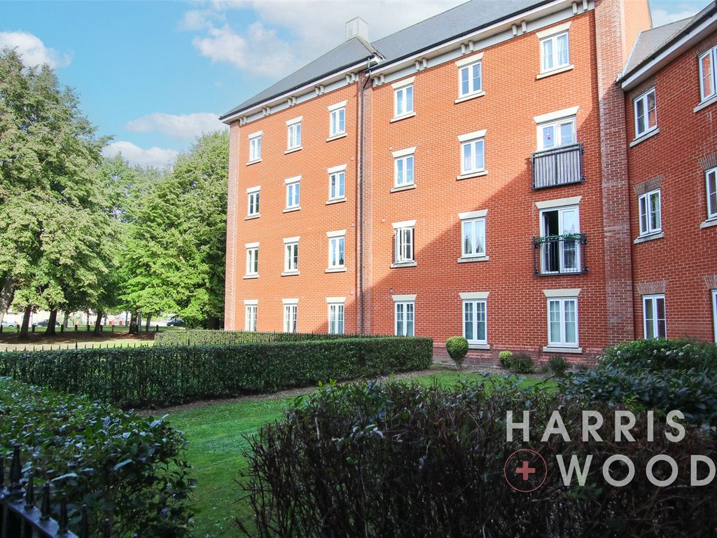 2 bed flat for sale in Salamanca Way, Colchester, Essex CO2, £160,000