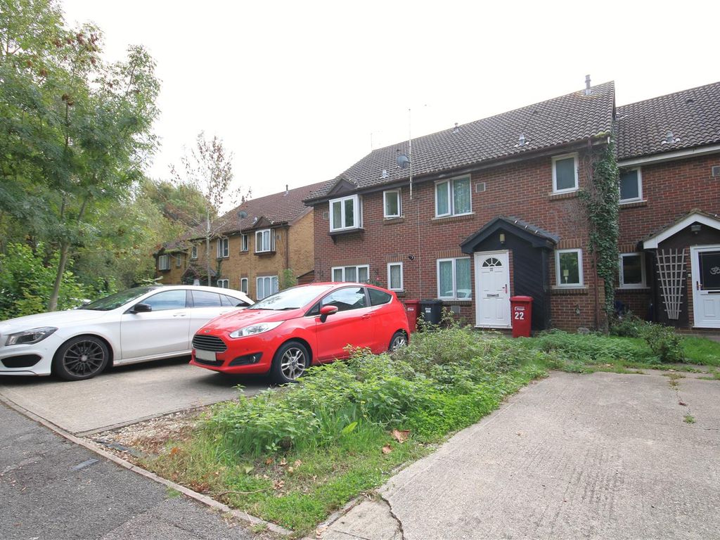 1 bed terraced house for sale in Albany Park, Colnbrook, Slough SL3, £245,000