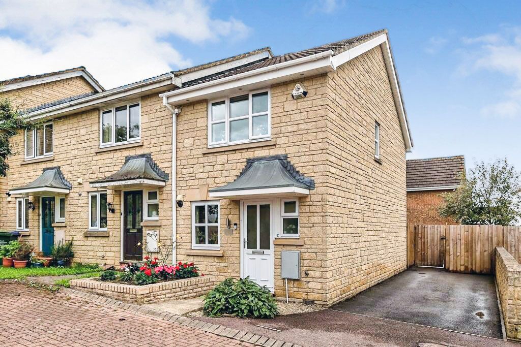 2 bed end terrace house for sale in Celandine Way, Chippenham SN14, £260,000