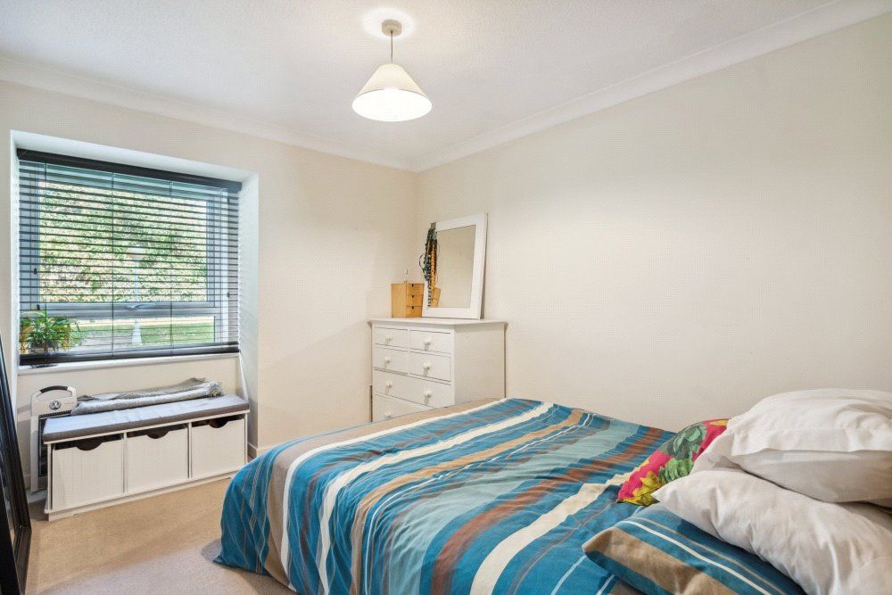 1 bed flat for sale in The Paddocks, Savill Way, Marlow, Buckinghamshire SL7, £210,000