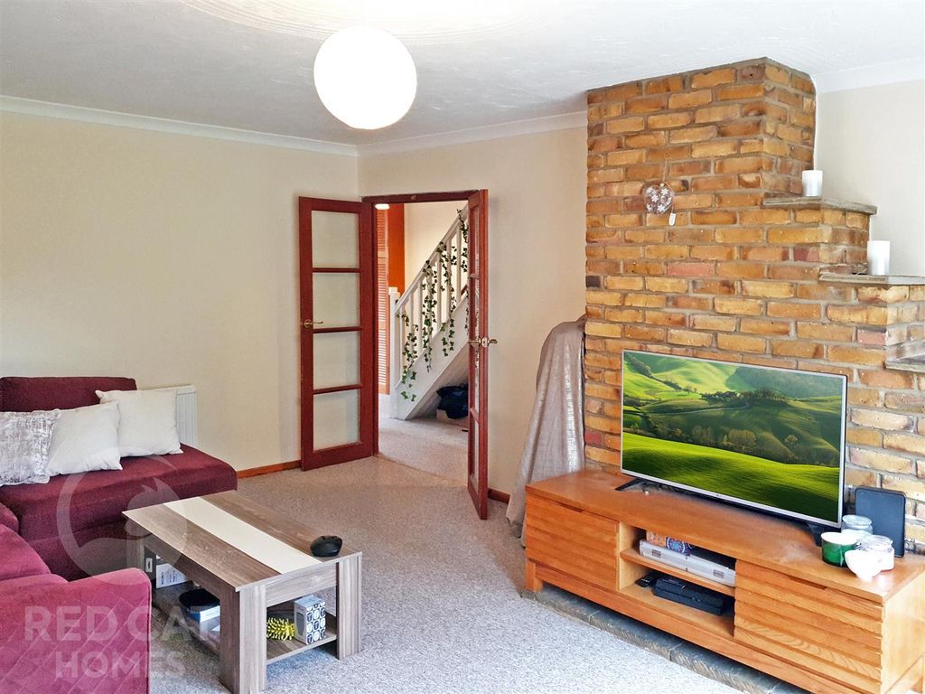 3 bed property for sale in Cholwell Road, Stevenage SG2, £300,000