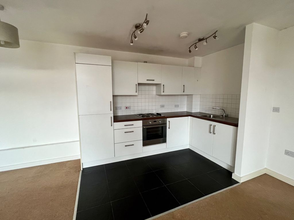 2 bed flat for sale in Birley Moor Heights, Birley Moor Road, Sheffield S12, £125,000