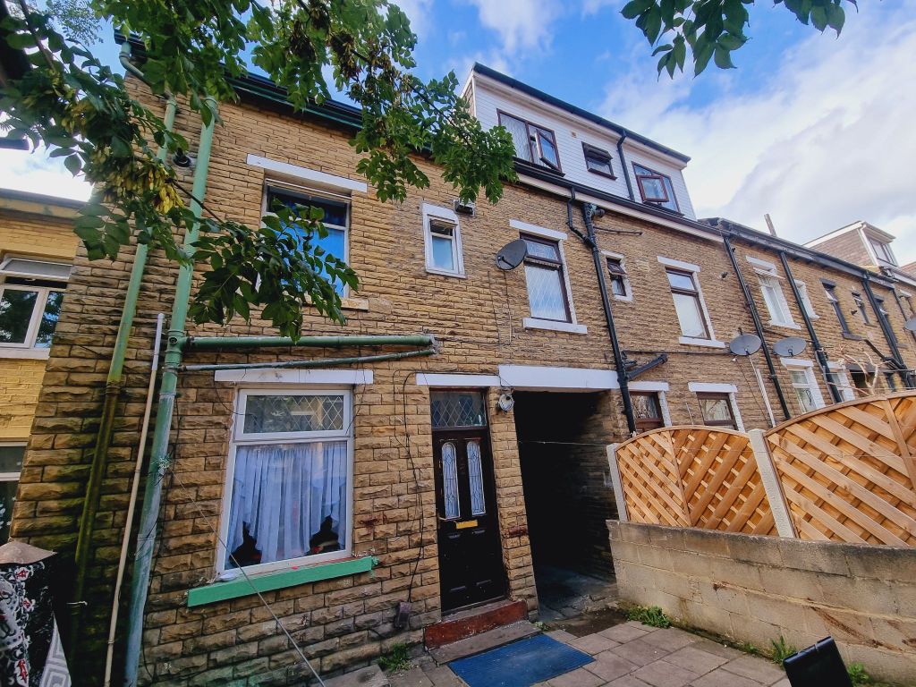 2 bed terraced house for sale in Naples Street, Bradford BD8, £75,000
