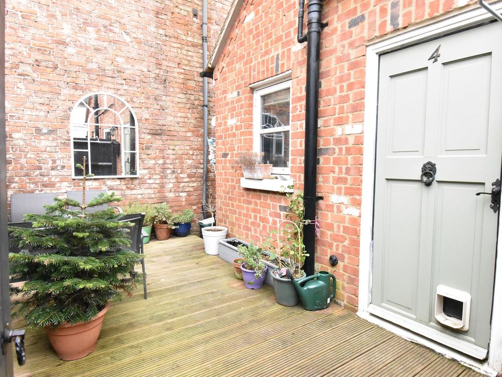 1 bed terraced house for sale in Barton Street, Tewkesbury GL20, £165,000