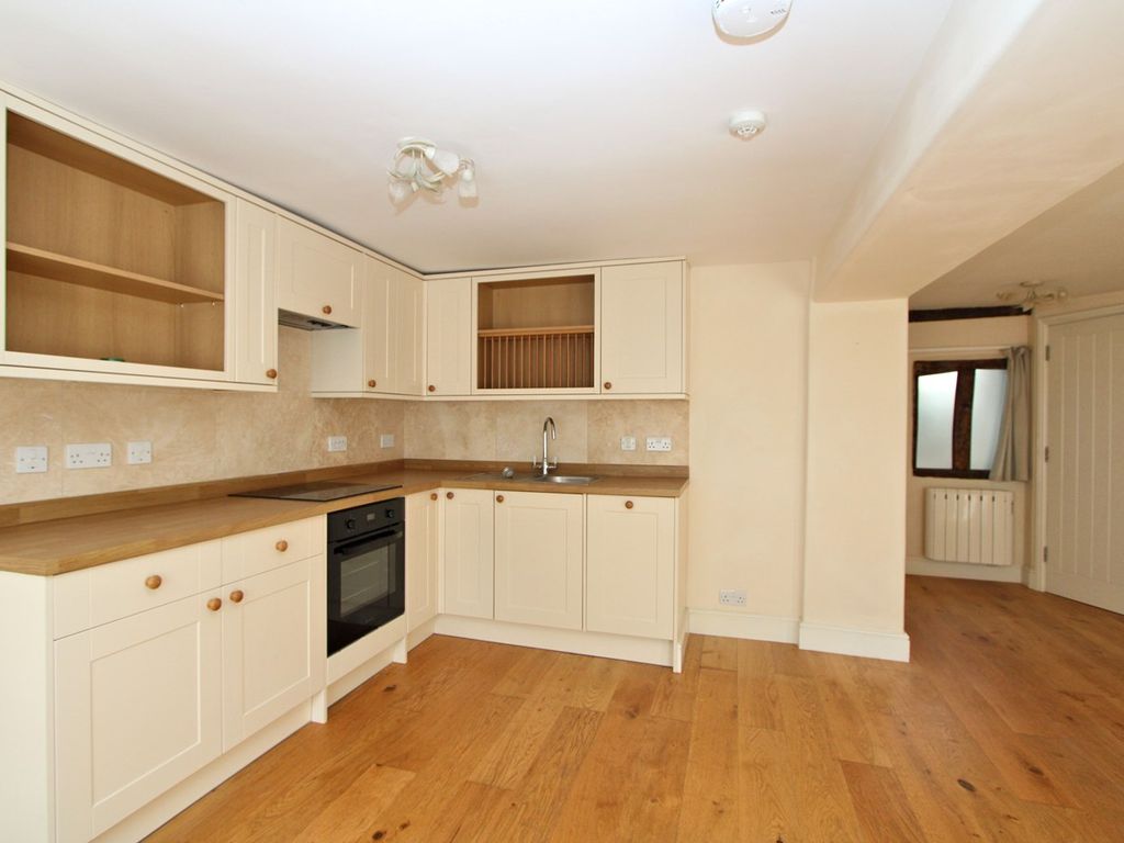 2 bed flat for sale in Market Street, Wotton-Under-Edge GL12, £169,950