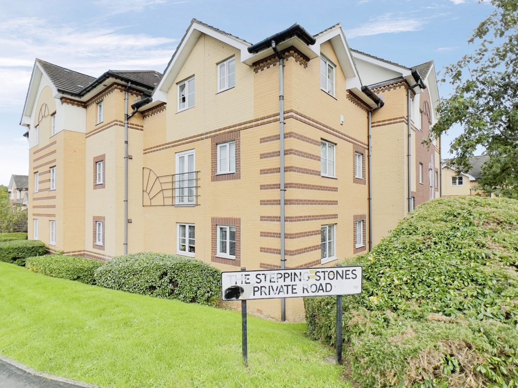 2 bed flat for sale in Stepping Stones, St Annes Park, Bristol BS4, £180,000