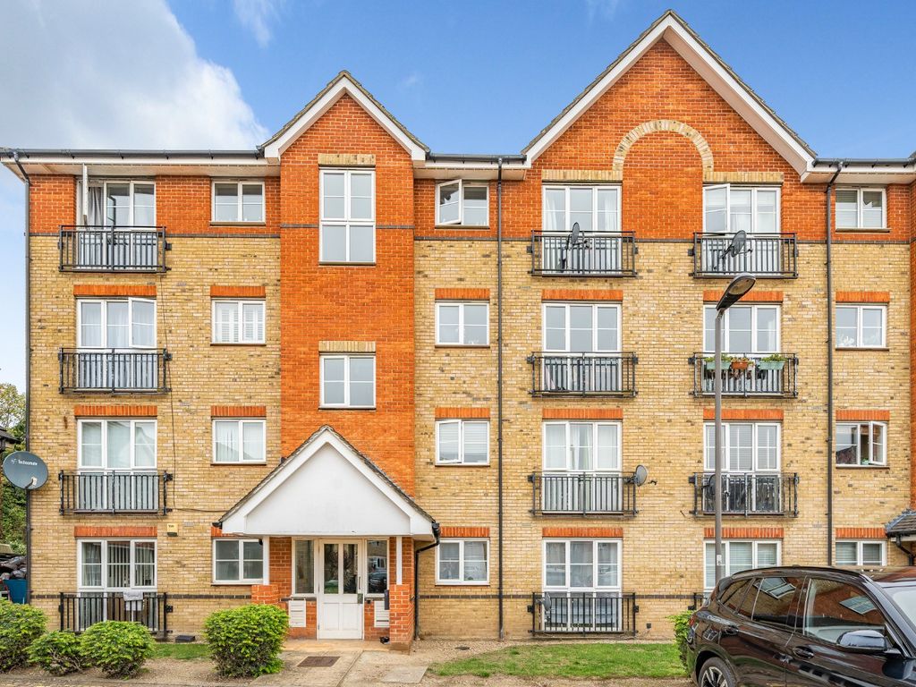 2 bed flat for sale in Joseph Hardcastle Close, London SE14, £325,000