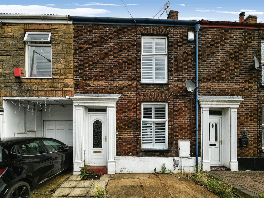 2 bed terraced house for sale in Lynn Road, Gaywood, King