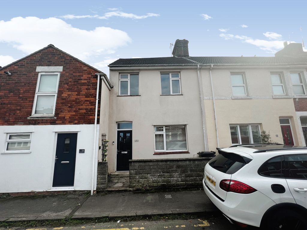3 bed terraced house for sale in Ashford Road, Swindon SN1, £270,000