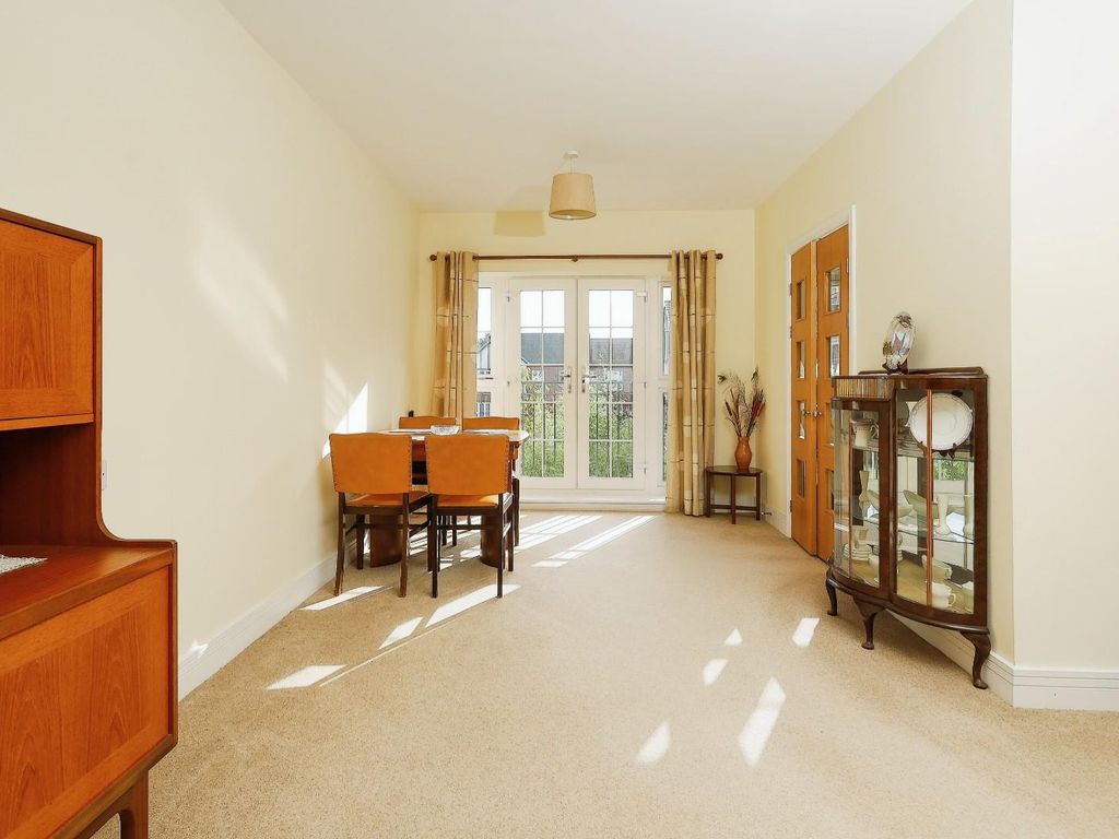 1 bed flat for sale in Ravenshaw Court, Four Ashes Road, Bentley Heath B93, £130,000