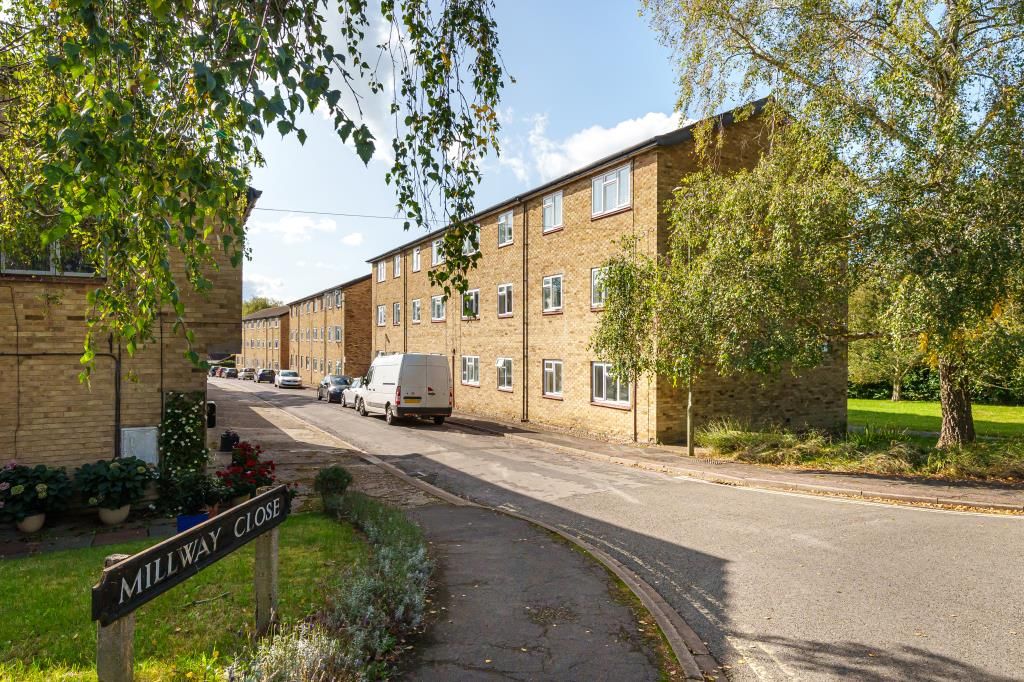 1 bed flat for sale in Millway Close, Wolvercote OX2, £220,000