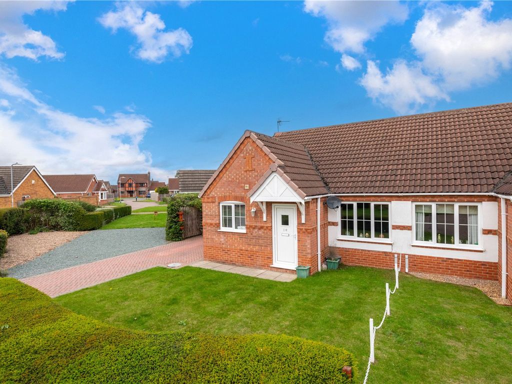2 bed bungalow for sale in Maple Grove, Heckington, Lincolnshire NG34, £220,000