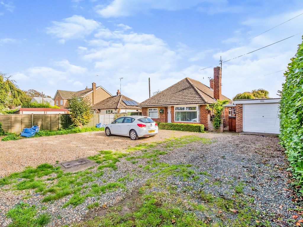 2 bed detached bungalow for sale in Wisbech Road, Long Sutton, Spalding PE12, £280,000
