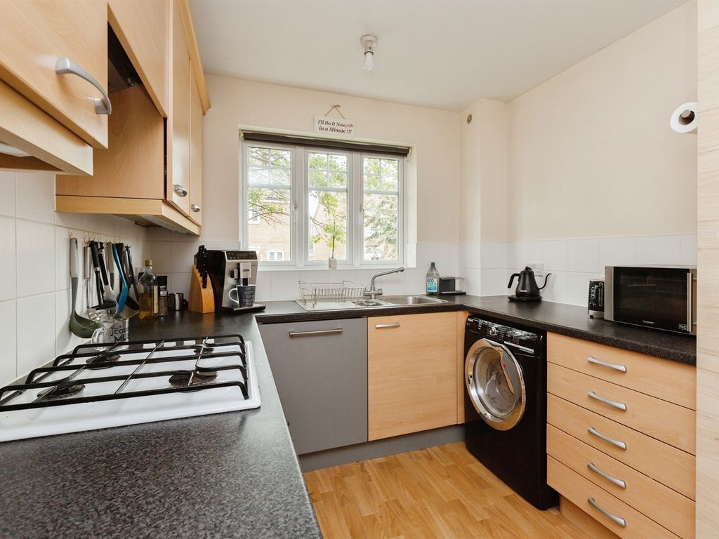 2 bed flat for sale in Pump Place, Old Stratford, Milton Keynes MK19, £220,000