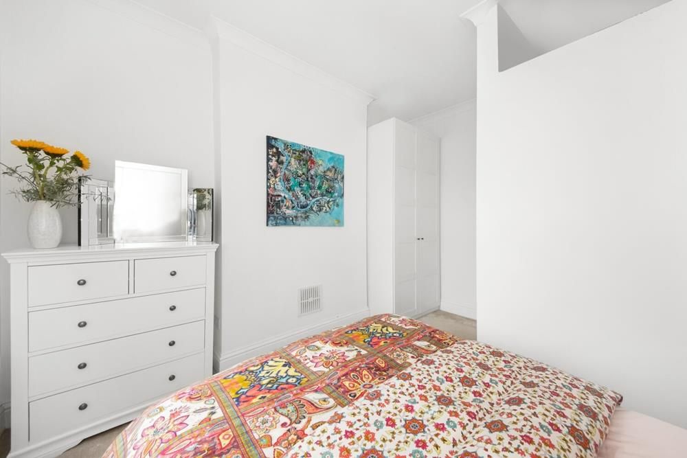 1 bed flat for sale in Woolstone Road, Forest Hill, London SE23, £325,000