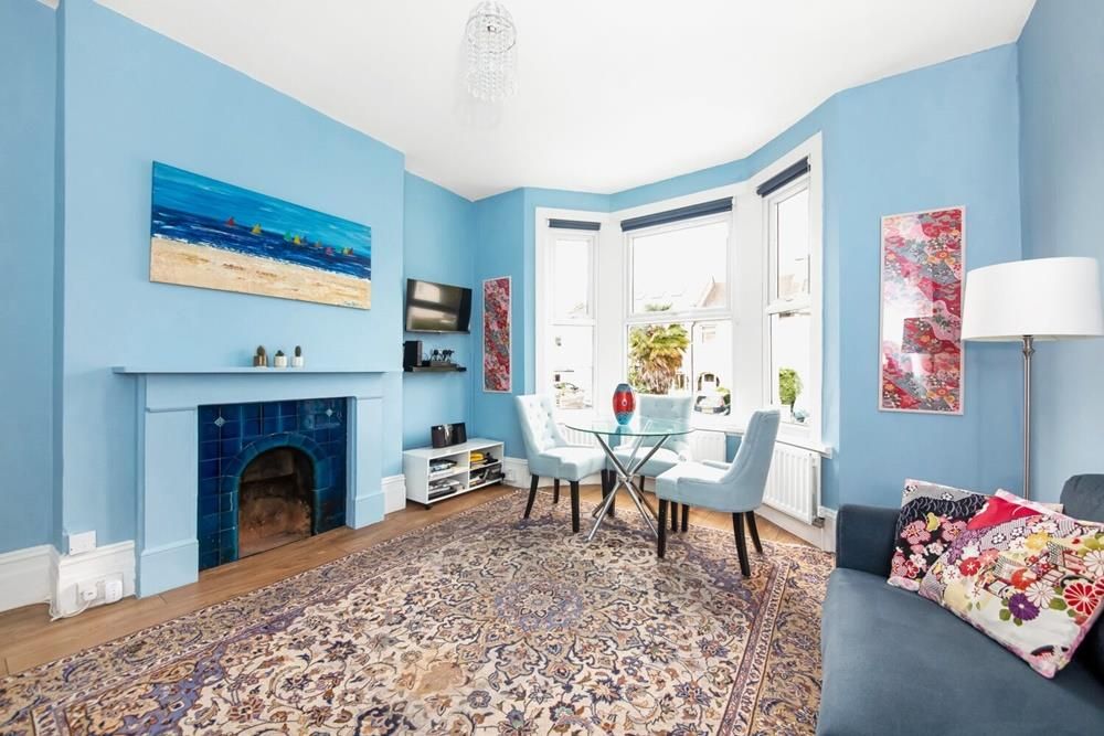 1 bed flat for sale in Woolstone Road, Forest Hill, London SE23, £325,000