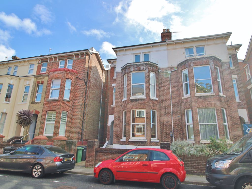 2 bed flat for sale in St. Ronans Road, Southsea PO4, £210,000