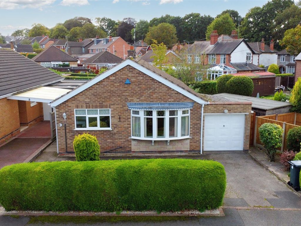 3 bed detached bungalow for sale in Stanmore Gardens, Arnold, Nottingham NG5, £320,000