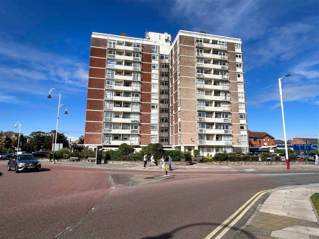 2 bed flat for sale in Sandown Court, Albert Road, Southport PR9, £110,000